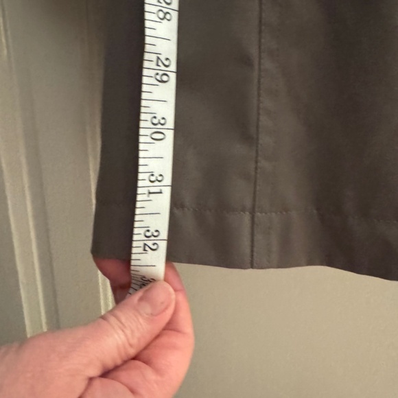 Burberry Trench, modern cut US size 10 Uk size 12 - Picture 16 of 16